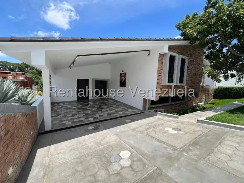 Casa (Multipes Niveles) en Venta en Cumbres de Curumo, Distrito Metropolitano - 95
