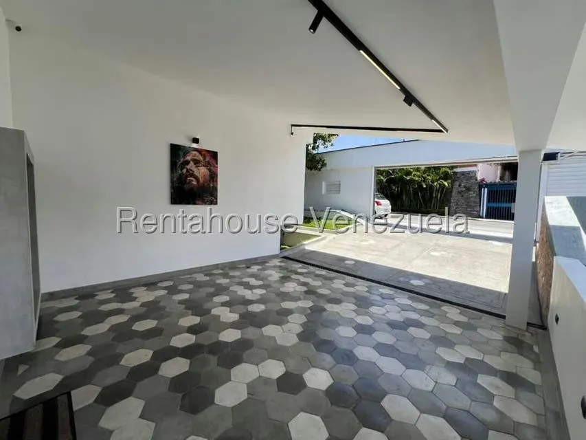 Casa (Multipes Niveles) en Venta en Cumbres de Curumo, Distrito Metropolitano - 97