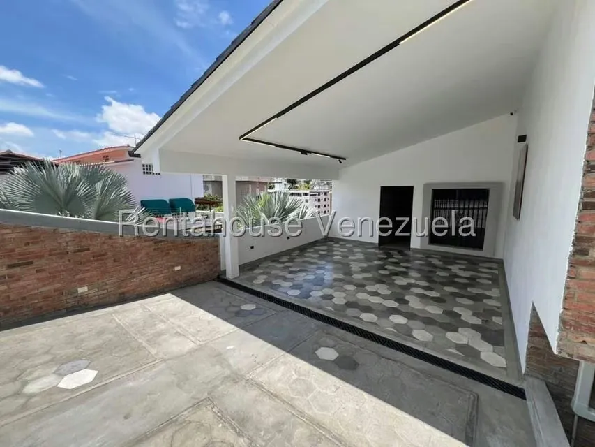 Casa (Multipes Niveles) en Venta en Cumbres de Curumo, Distrito Metropolitano - 98