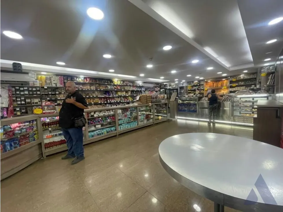 Vendo local comercial 200m2 La Urbina 8168 - 27