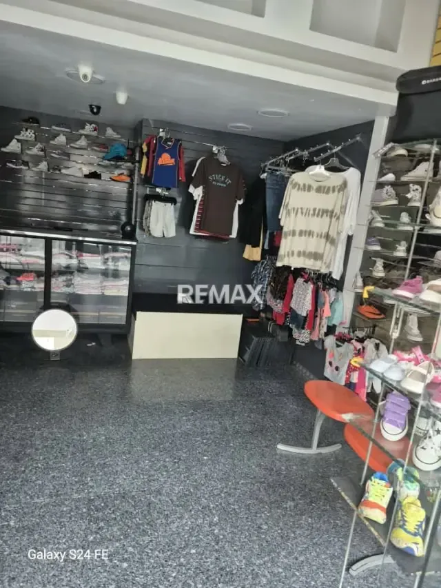 EN VENTA LOCAL COMERCIAL EN C.C CRISTAL NAGUANAGUA - 10