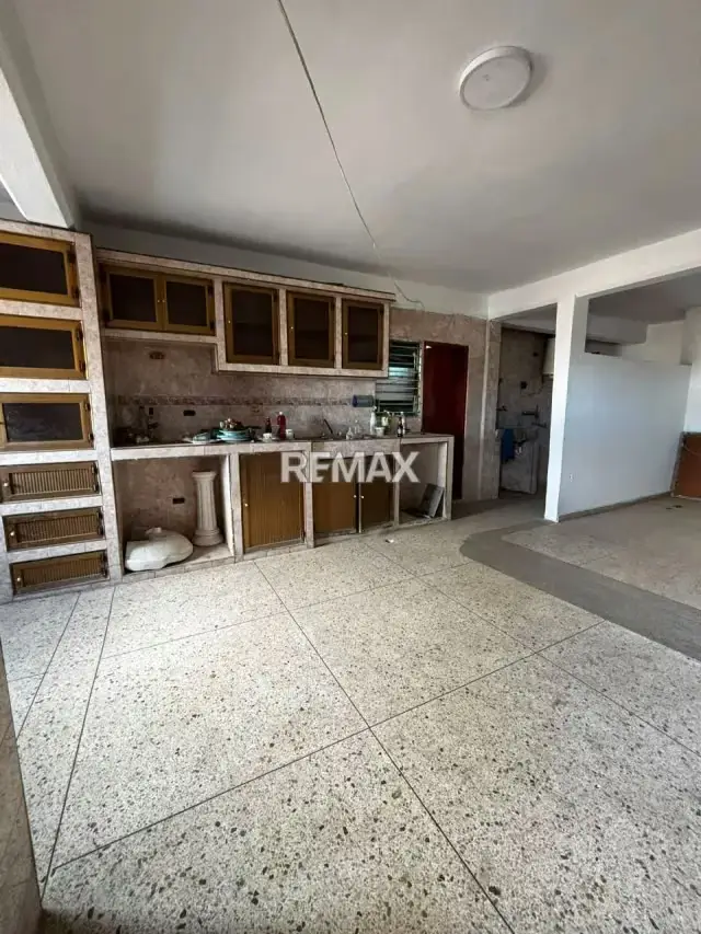 EN ALQUILER APARTAMENTO Y LOCAL EN LA AVENIDA FLORENCIO GIMENEZ