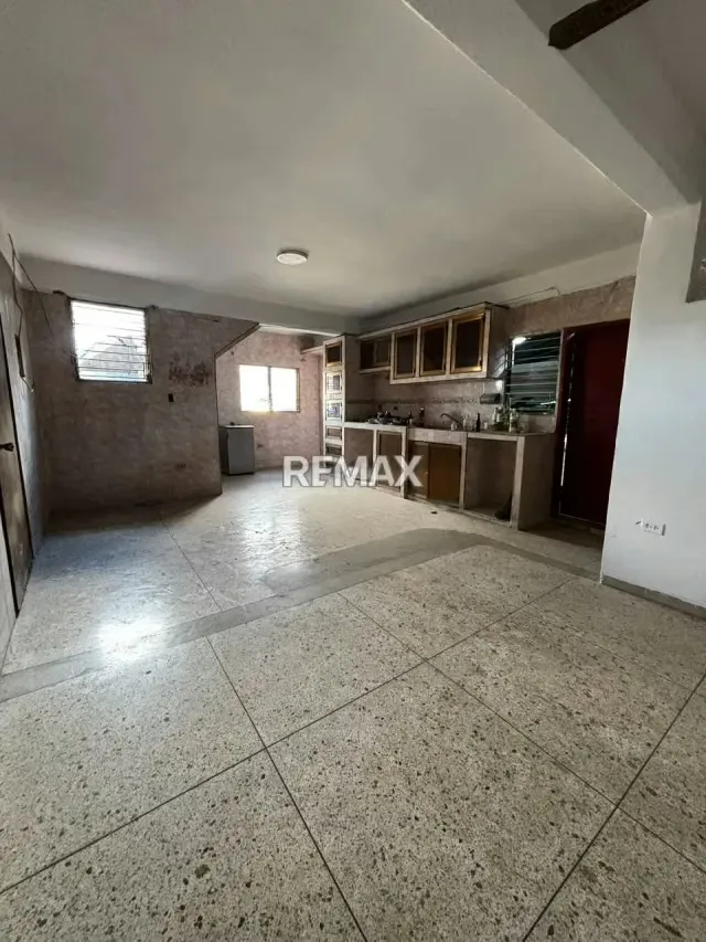 EN ALQUILER APARTAMENTO Y LOCAL EN LA AVENIDA FLORENCIO GIMENEZ - 6