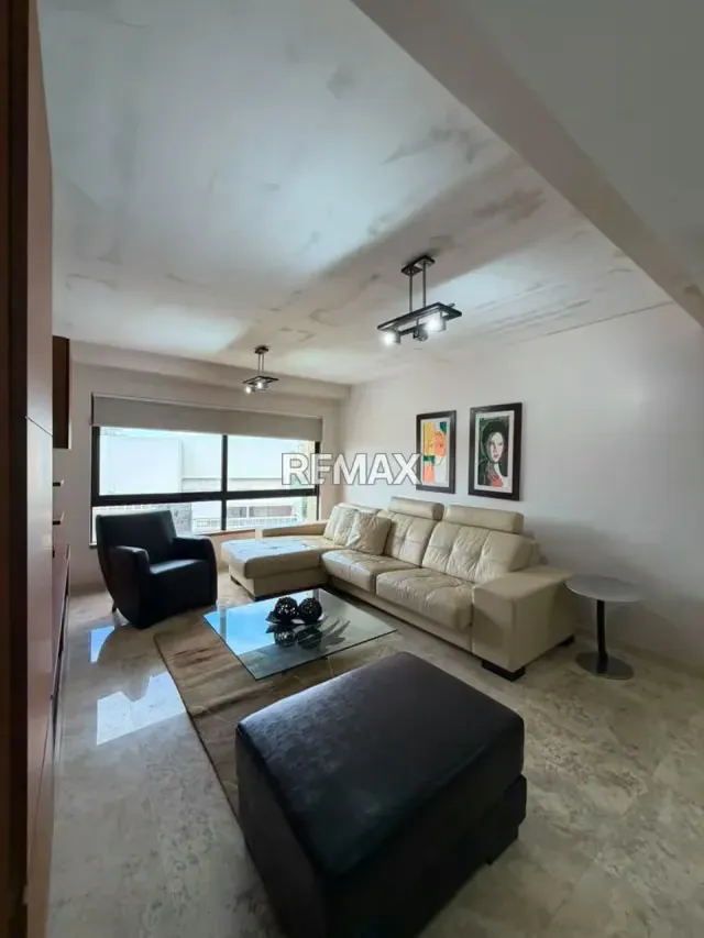Apartamento en Venta Edif. Topacio Av. Cecilio Acosta - 3