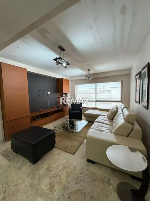 Apartamento en Venta Edif. Topacio Av. Cecilio Acosta - 5