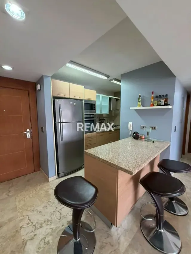 Apartamento en Venta Edif. Topacio Av. Cecilio Acosta - 7
