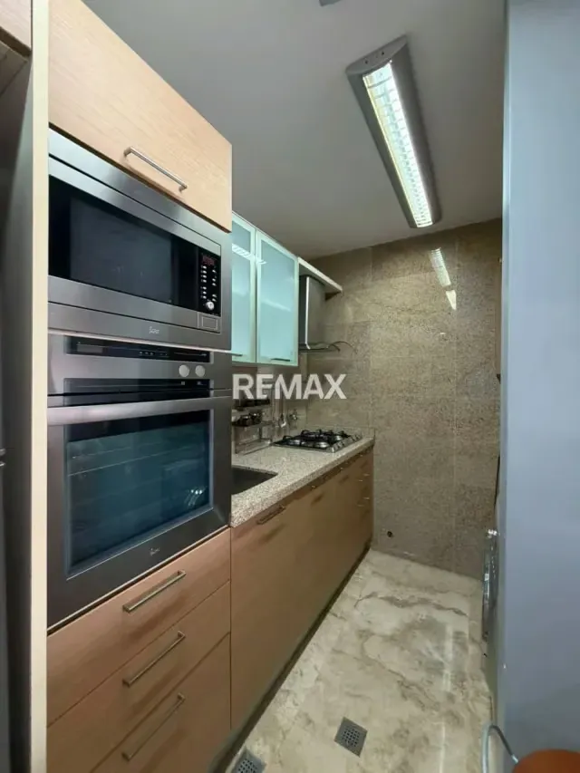 Apartamento en Venta Edif. Topacio Av. Cecilio Acosta - 10