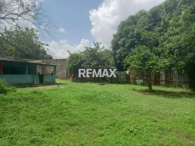 En Venta Terreno Propio de una superficie de 916M2. Cercano al Centro de la Actividd Comercial de Acarigua. Portuguesa - 13