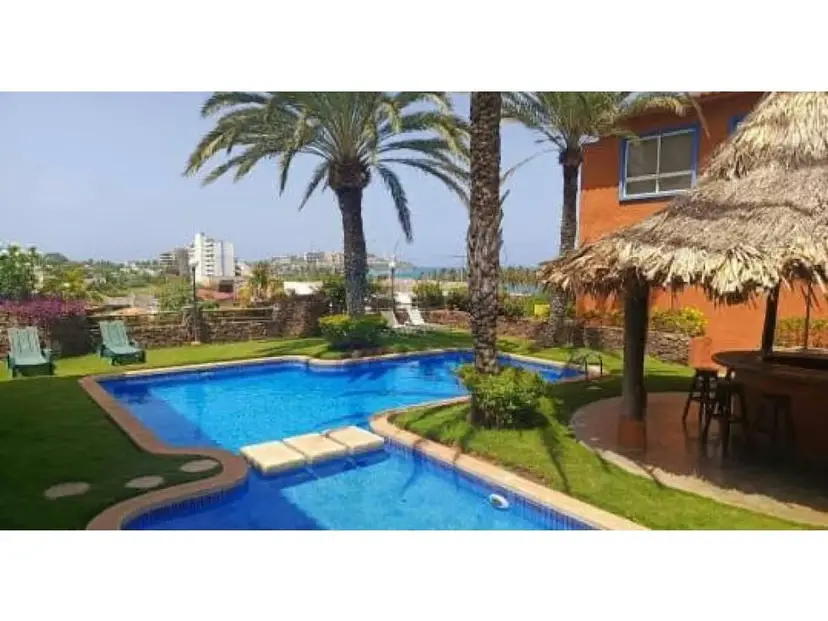 Se vende Apto 98m² 2h/2b/2p Playa Moreno