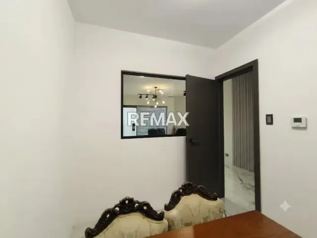 OPORTUNIDAD DE INVERSIÓN, LOCAL REMODELADO EN EL CENTRO COMERCIAL CARIBBEAN CENTER MALL - 2