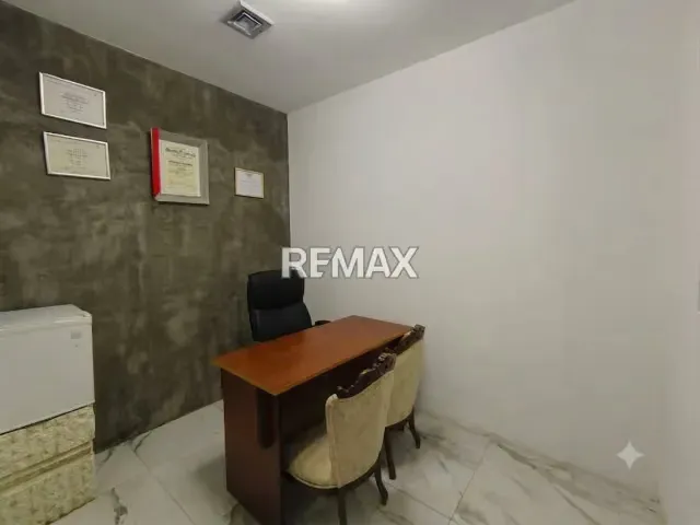 OPORTUNIDAD DE INVERSIÓN, LOCAL REMODELADO EN EL CENTRO COMERCIAL CARIBBEAN CENTER MALL - 4