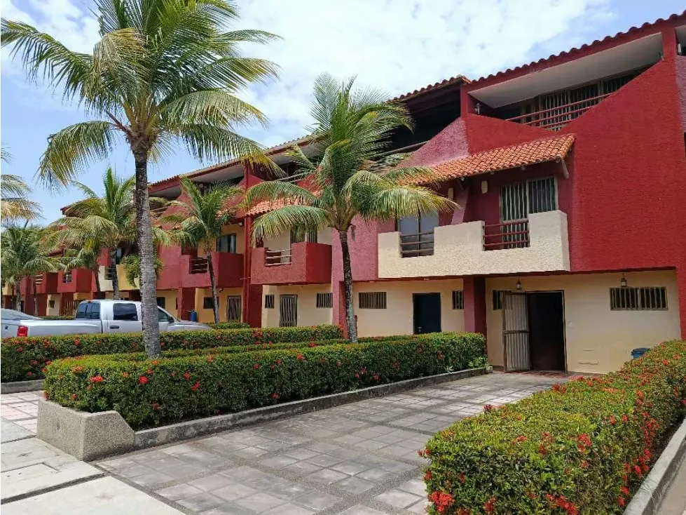 Vendo TH 180m2 Puerto Encantado 0654