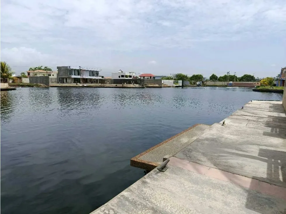 Vendo TH 180m2 Puerto Encantado 0654 - 24