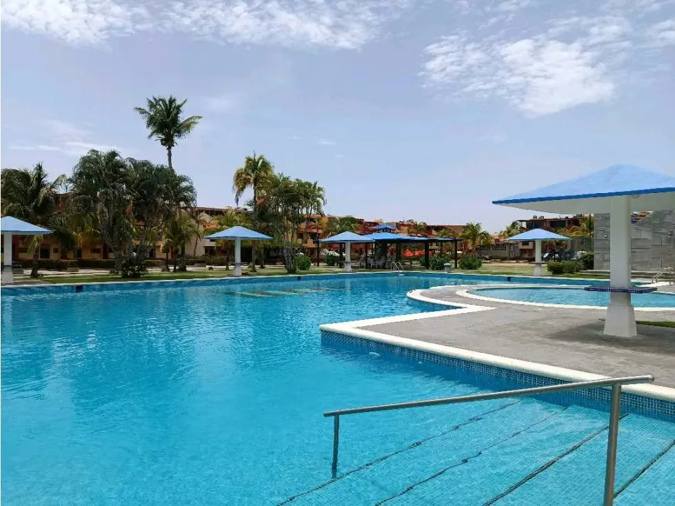 Vendo TH 180m2 Puerto Encantado 0654 - 33