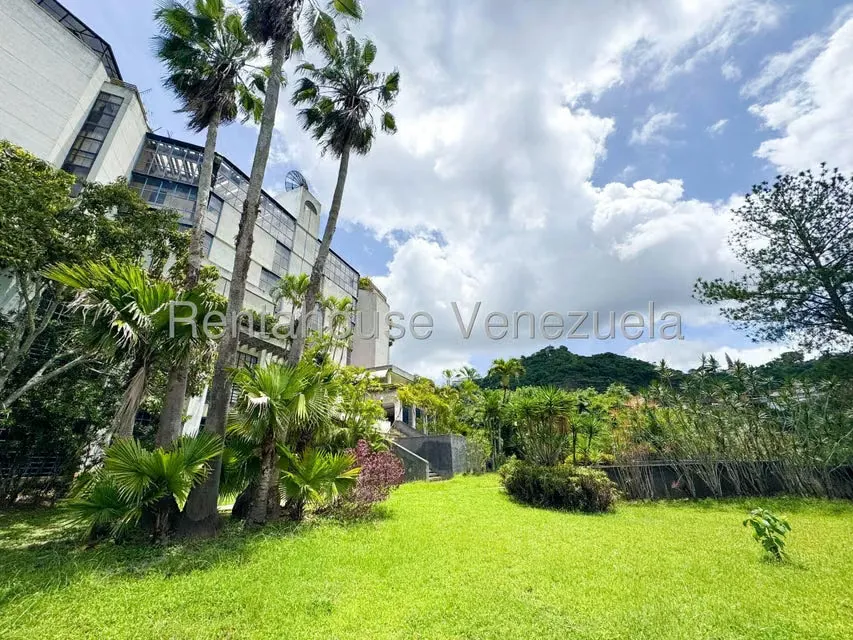 Apartamento (1 Nivel) en Venta en Colinas del Tamanaco, Distrito Metropolitano - 2