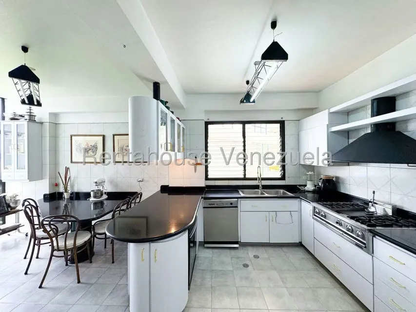 Apartamento (1 Nivel) en Venta en Colinas del Tamanaco, Distrito Metropolitano - 31
