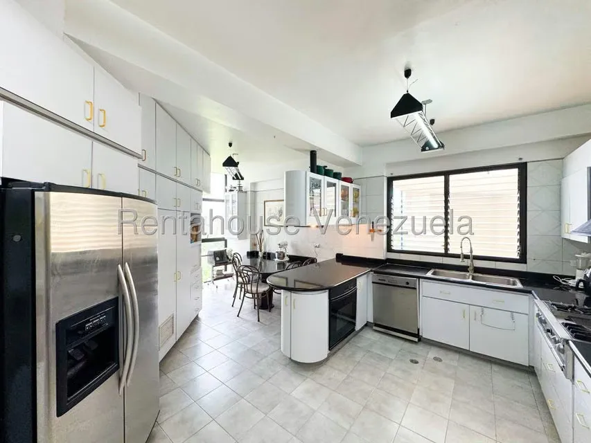 Apartamento (1 Nivel) en Venta en Colinas del Tamanaco, Distrito Metropolitano - 32