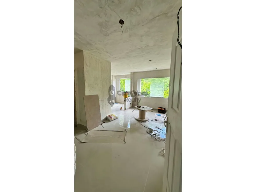 Venta apto obra blanca de lujo, La trigaleña alta 100% servicios - 3