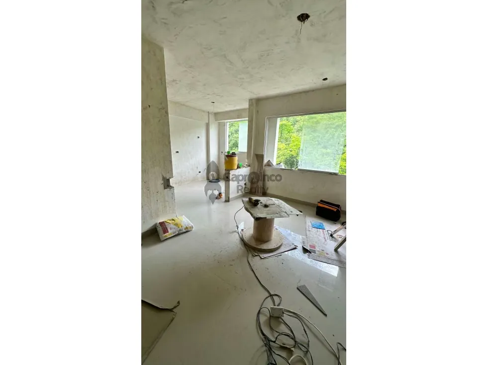 Venta apto obra blanca de lujo, La trigaleña alta 100% servicios - 9