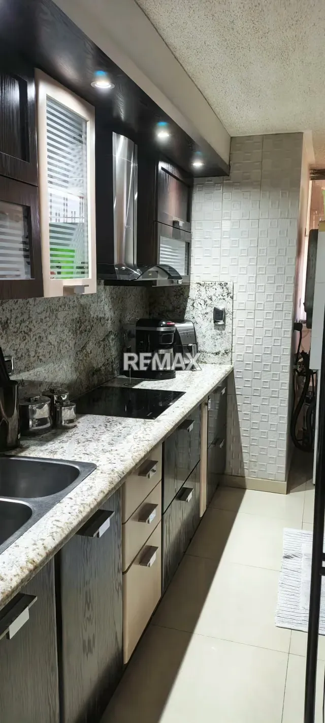 Apartamento Moderno en venta. Las Orquideas - 6