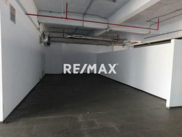 AMPLIO LOCAL COMERCIAL SE ALQUILA EN C.C. MACARACUAY PLAZA ( C3-L1) - 3