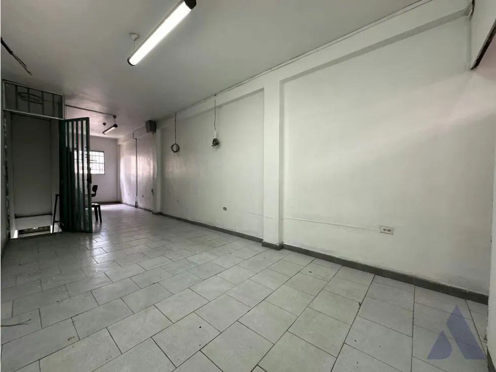 Alquilo local comercial 34m2 San Martin 9476