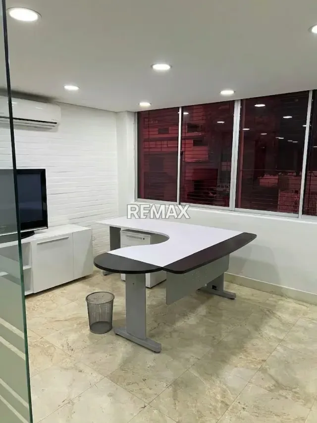 OFICINA EN ALQUILER 124 mtrs2 AV. SUCRE DE LOS DOS CAMINOS - 6