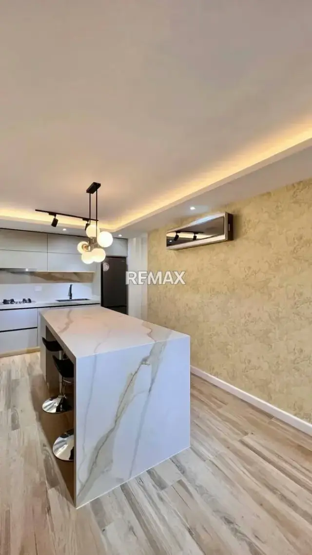 En VENTA Con Financiamiento!!!! Apartamento Exclusivo a Estrenar Av. Ferrero Tamayo. Residencias ALTAVISTA Piso 5 Torre D. Vista Interna