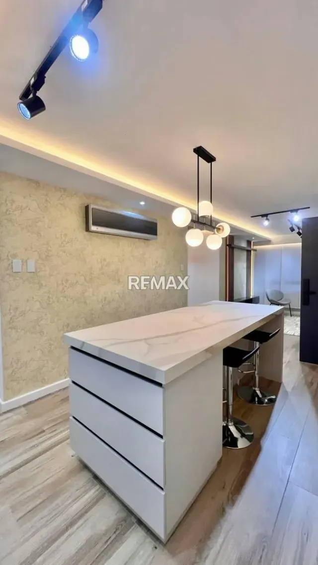 En VENTA Con Financiamiento!!!! Apartamento Exclusivo a Estrenar Av. Ferrero Tamayo. Residencias ALTAVISTA Piso 5 Torre D. Vista Interna - 3