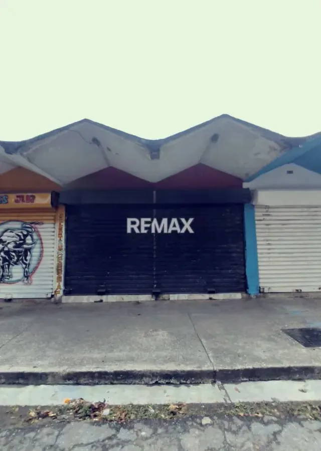 VENDO LOCAL EN C.C. COMERCIAL INDUSTRIAL DEL ESTE - 6