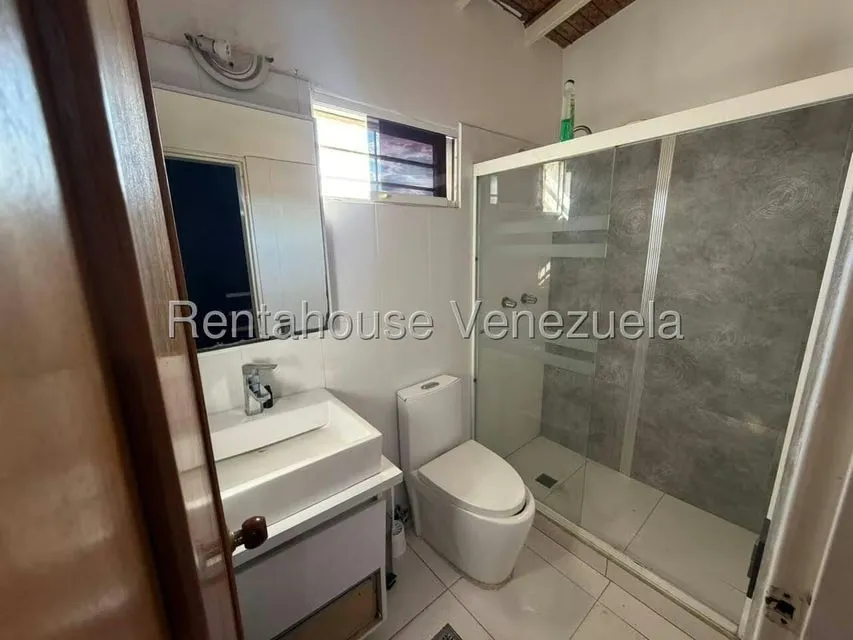 Casa (Duplex) en Venta en Ave Intercomunal, Lara - 17
