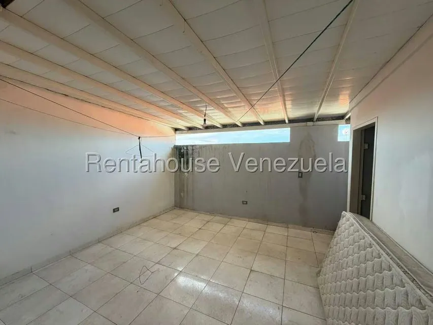 Casa (Duplex) en Venta en Ave Intercomunal, Lara - 22