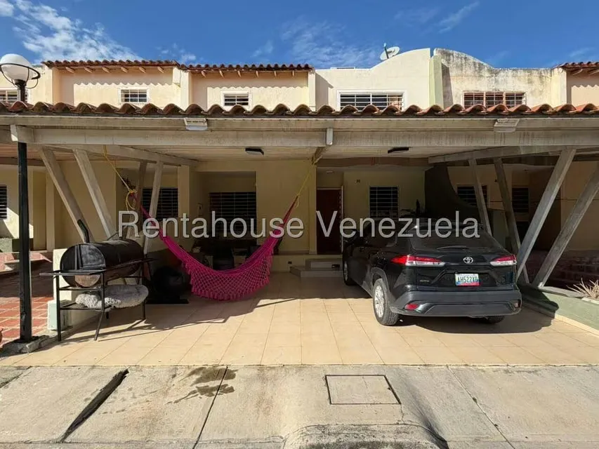 Casa (Duplex) en Venta en Ave Intercomunal, Lara - 26