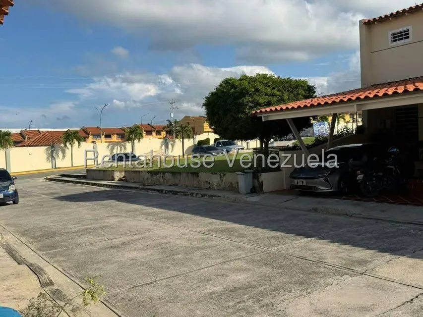 Casa (Duplex) en Venta en Ave Intercomunal, Lara - 27