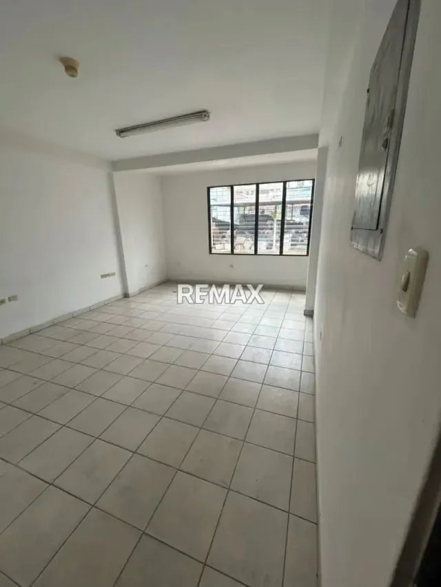 LOCAL COMERCIAL EN ALQUILER EN EL CENTRO EDIFICIO OASIS - 7