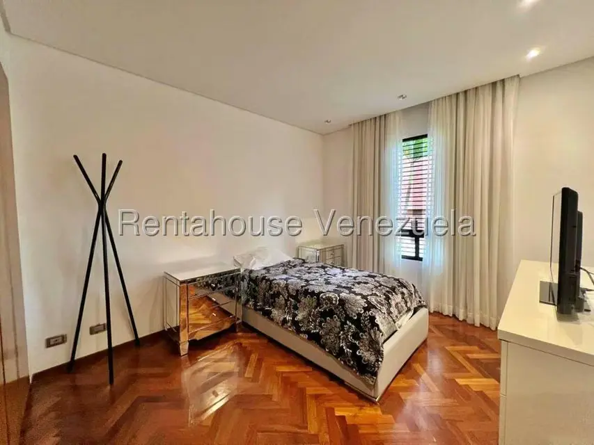 Apartamento (1 Nivel) en Venta en Colinas de Valle Arriba, Distrito Metropolitano - 24
