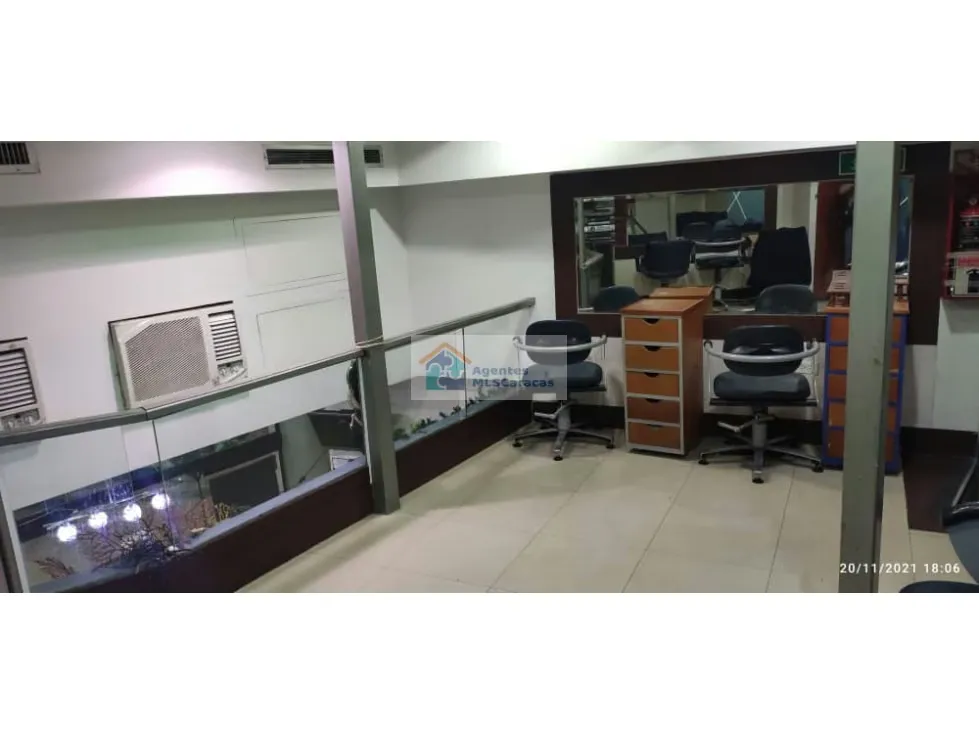 Vendo local 33 m2 planta baja y 20 m2 mezzanina, El Paraíso 8828 - 8