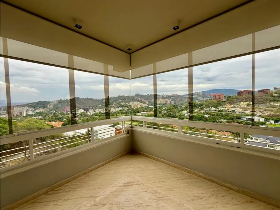 Se alquila apto 260m2 3h+s+Ch/5b/4p Colinas de Valle Arriba