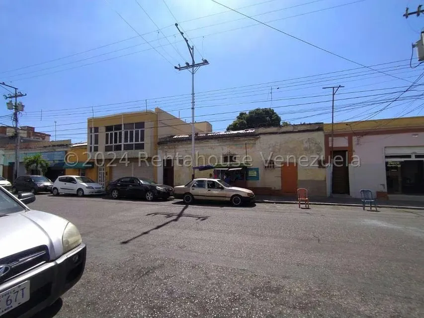 Terreno (Comercial) en Venta en Avenida Miranda, Aragua