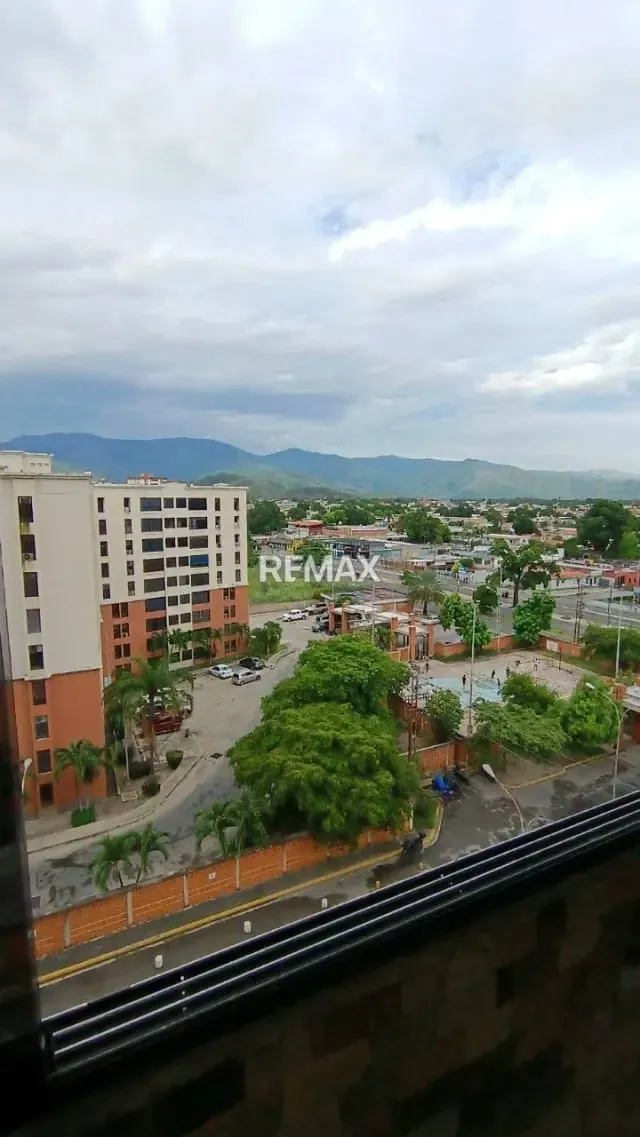 Apartamento en Venta Urbanización Bosque Alto - Avenida Fuerzas Aereas - Maracay - 2