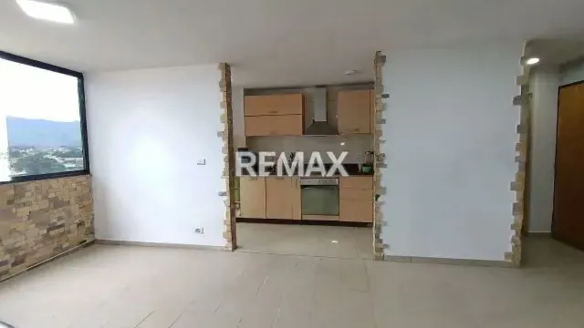 Apartamento en Venta Urbanización Bosque Alto - Avenida Fuerzas Aereas - Maracay - 3