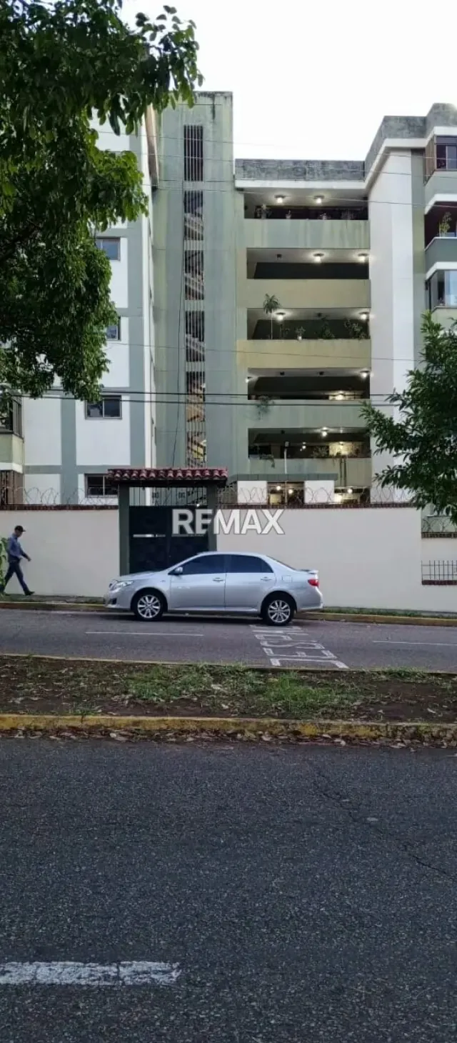 En venta apartamento Amoblado en residencias Carolina las Acacias