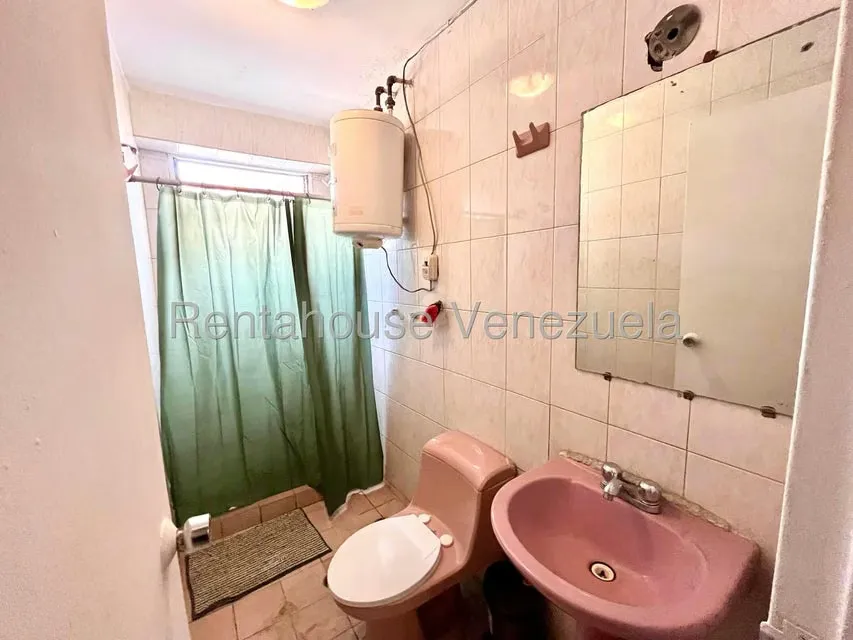 Apartamento (1 Nivel) en Alquiler en Montalban II, Distrito Metropolitano - 12