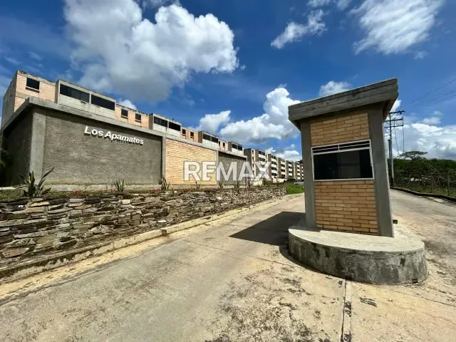 VENTA APTO. LA COLINA CHARALLAVE