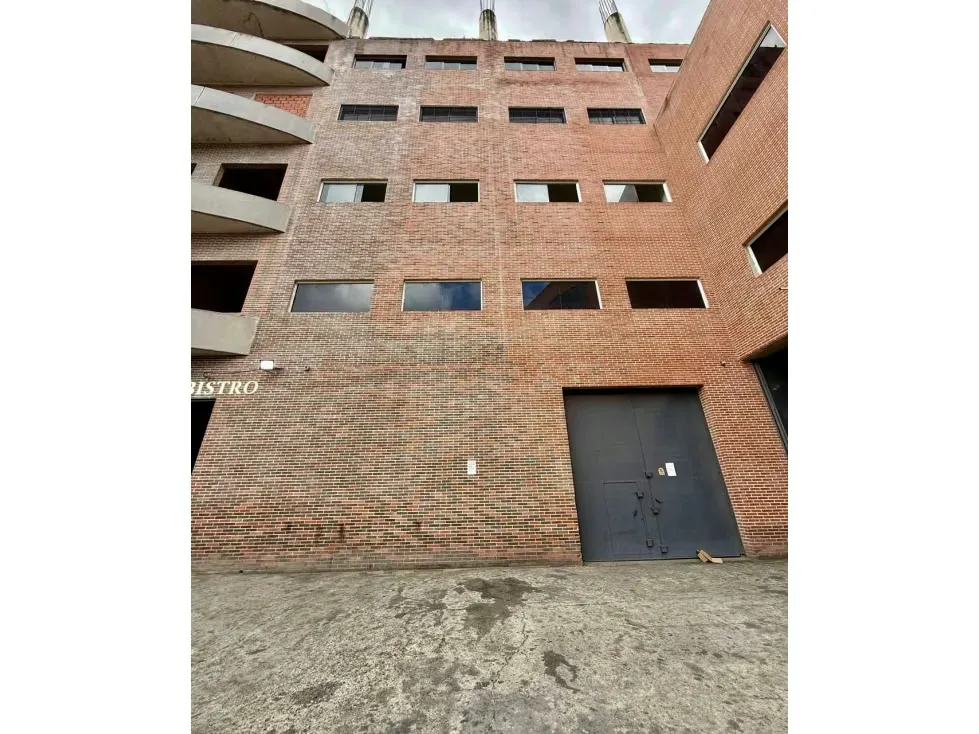 Se vende Galpon 1842m² La Trinidad - 2