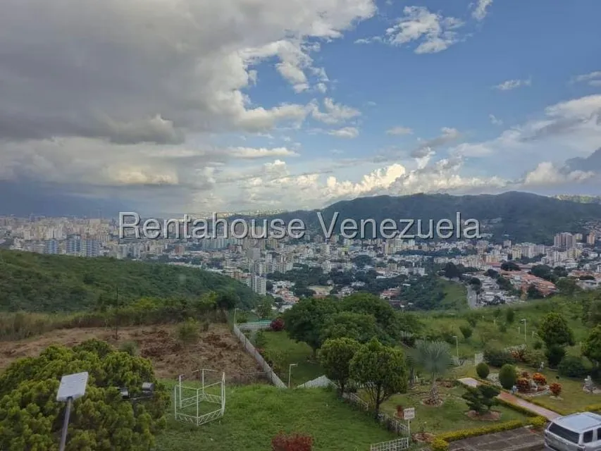 Casa (Multipes Niveles) en Venta en Colinas de Vista Alegre, Distrito Metropolitano - 82