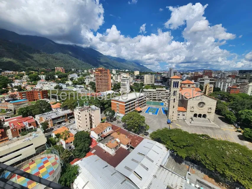 Apartamento (Penthouse) en Venta en La Florida, Distrito Metropolitano - 16