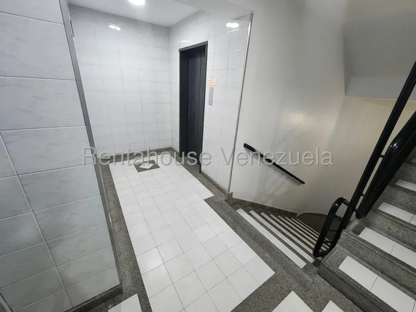 Apartamento (Penthouse) en Venta en La Florida, Distrito Metropolitano - 17