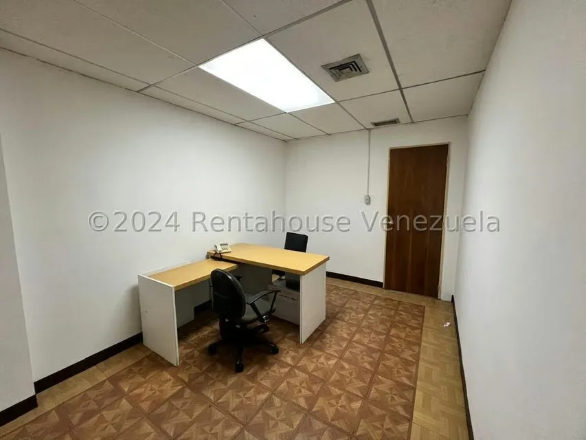 Oficina en Alquiler en Parroquia Catedral, Distrito Metropolitano - 10