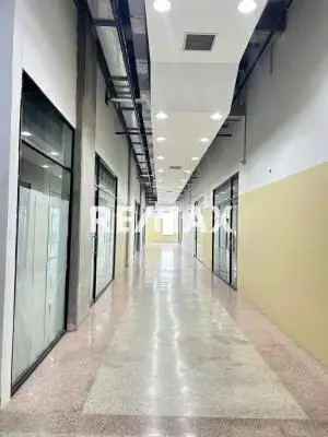EN ALQUILER LOCALES COMERCIALES EN C.C CIUDAD CREPUSCULAR, ZONA CENTRO DE BARQUISIMETO.